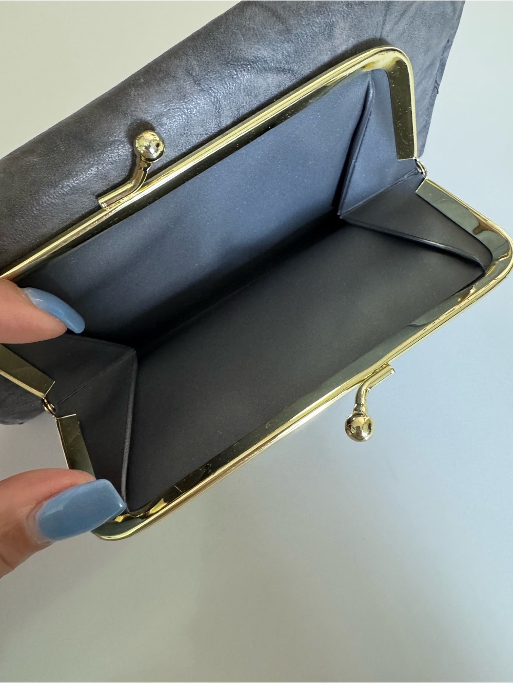 Buxton Heiress Leather Organizer Wallet - Picture 7 of 9